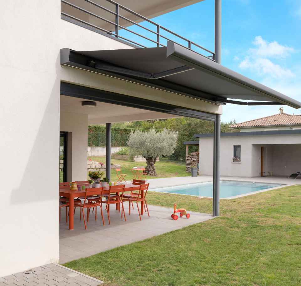 store banne coffre led intégrée terrasse