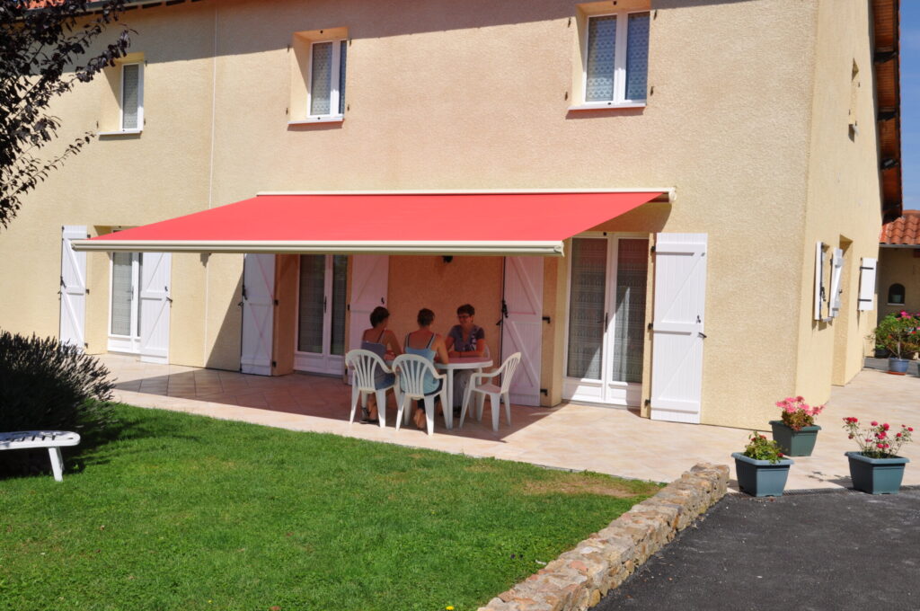 store banne motorisée coffre sur mesure 